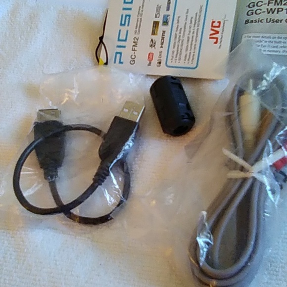 JVC Picsio GC-FM2 HD Memory Camera - Picture 16 of 16